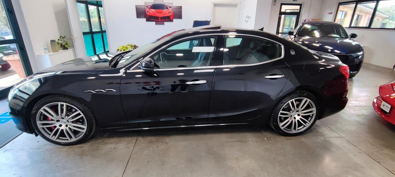Maserati Ghibli V6 430 CV Q4 Gransport