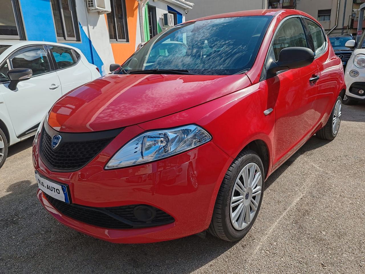 Lancia Ypsilon 1.0 IBRIDA