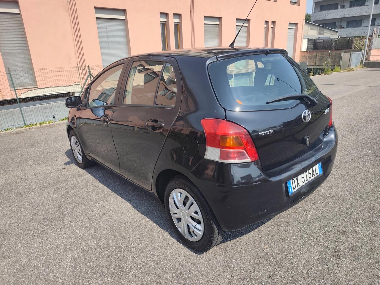 Toyota Yaris 1.0 Benz euro 4 5 porte