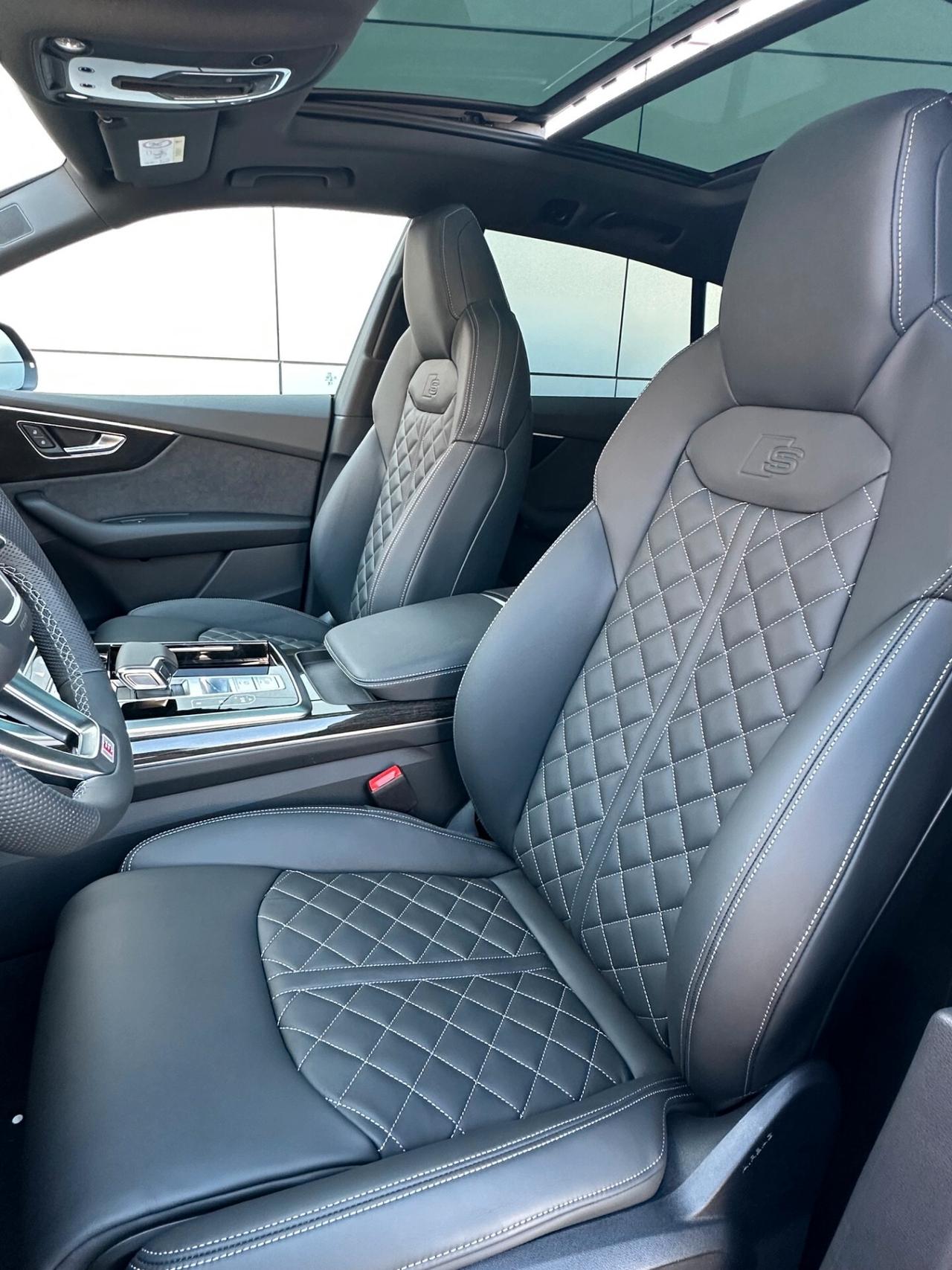Audi Q8 50 TDI S-Line possibilità noleggio no scoring