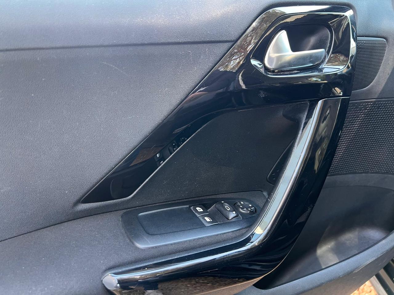 Peugeot 208 1.2 VTi 82 CV 3 porte Allure