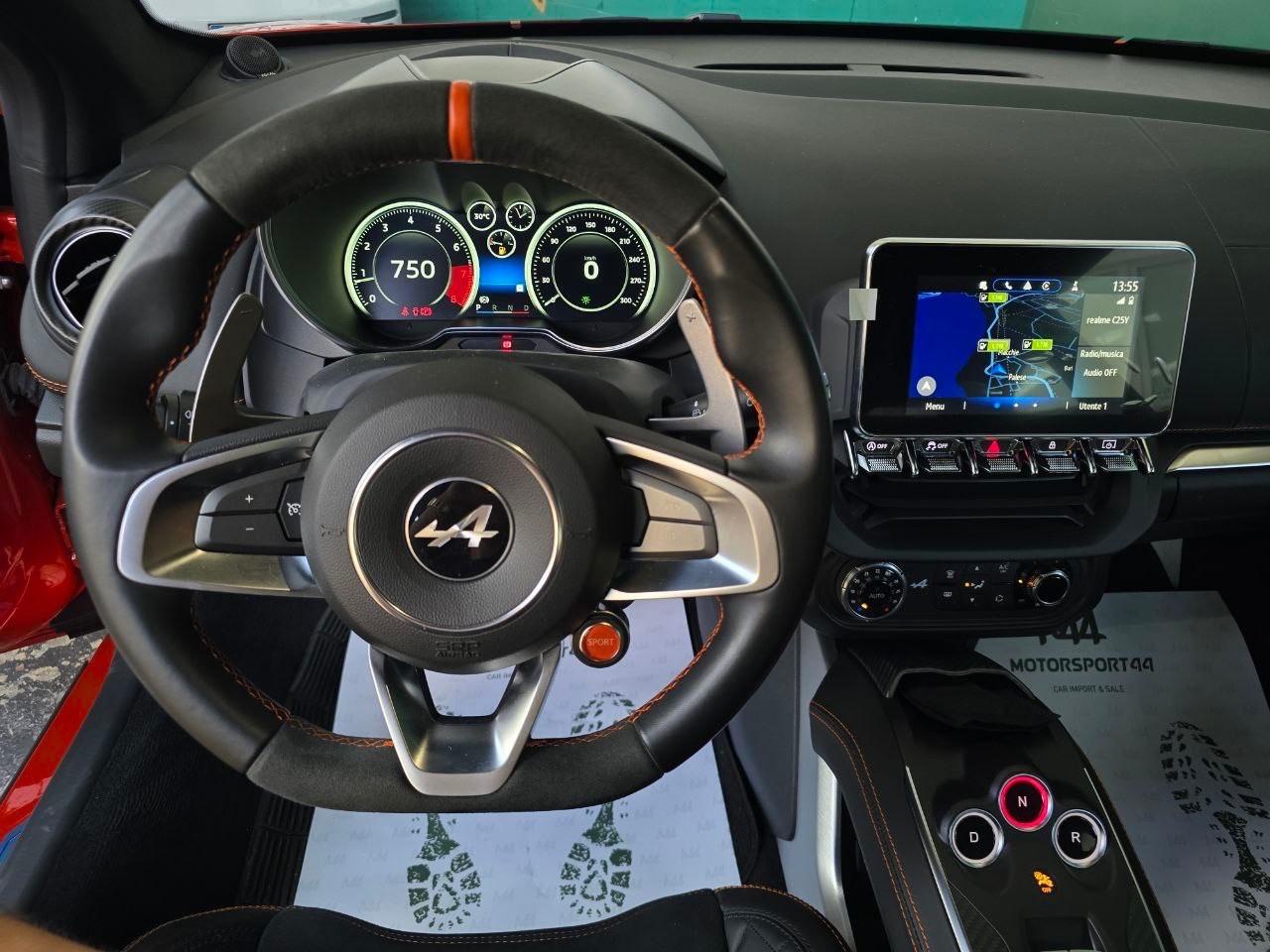 Alpine A110 S Orange, Carbonio