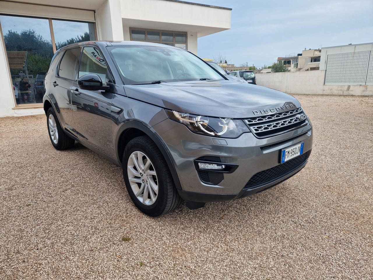Land Rover Discovery Sport 2.0 TD4 150 CV HSE Luxury con KM ZERO