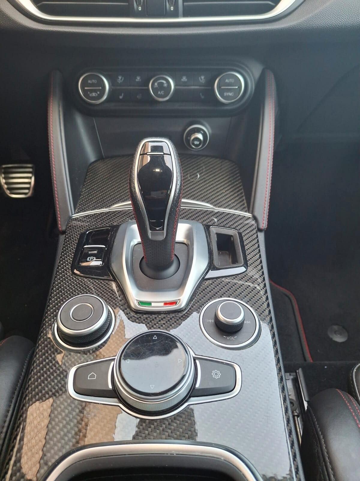 Alfa Romeo Stelvio 2.9 Bi-Turbo V6 510 CV AT8 Quadrifoglio