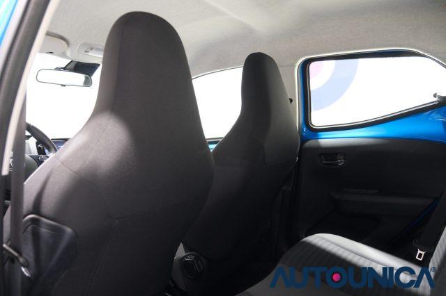 TOYOTA Aygo 1.0 VVT-i 72 CV 5 PORTE X-PLAY MMT NEOPATENTATI