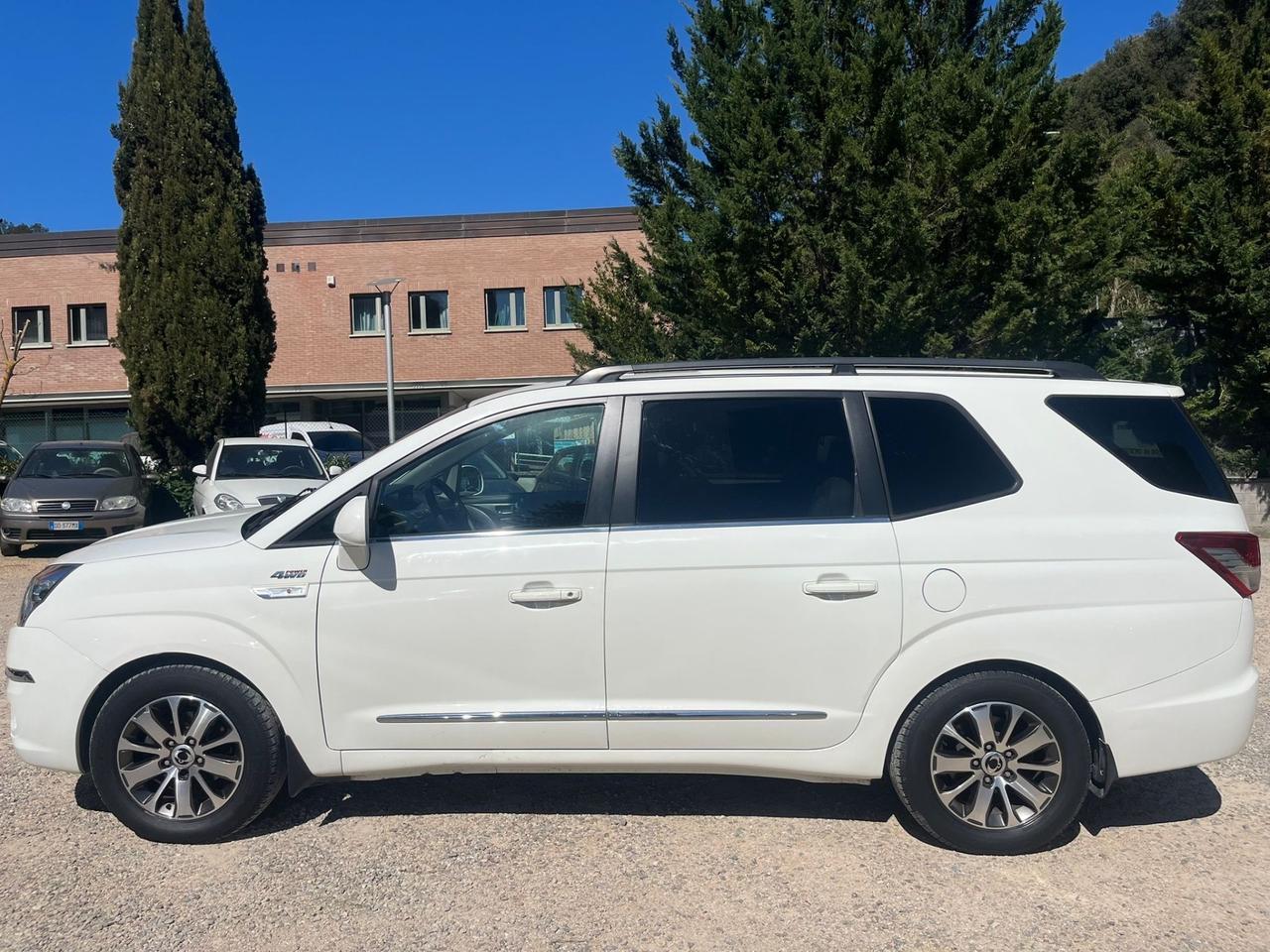 Ssangyong Rodius 2.2 Diesel - 4x4 - 7 Posti