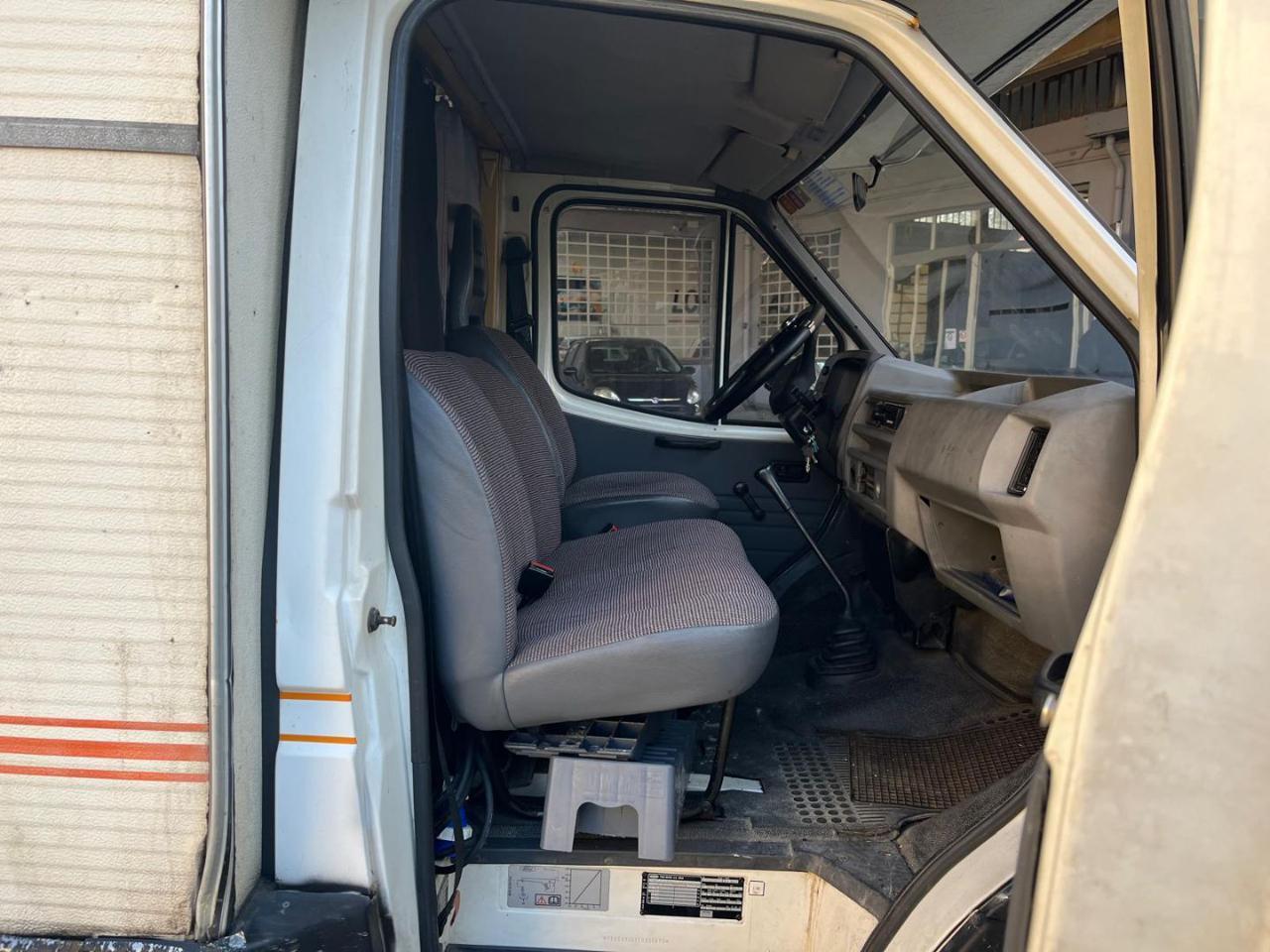 FORD TRASIT CARAVANS 520F