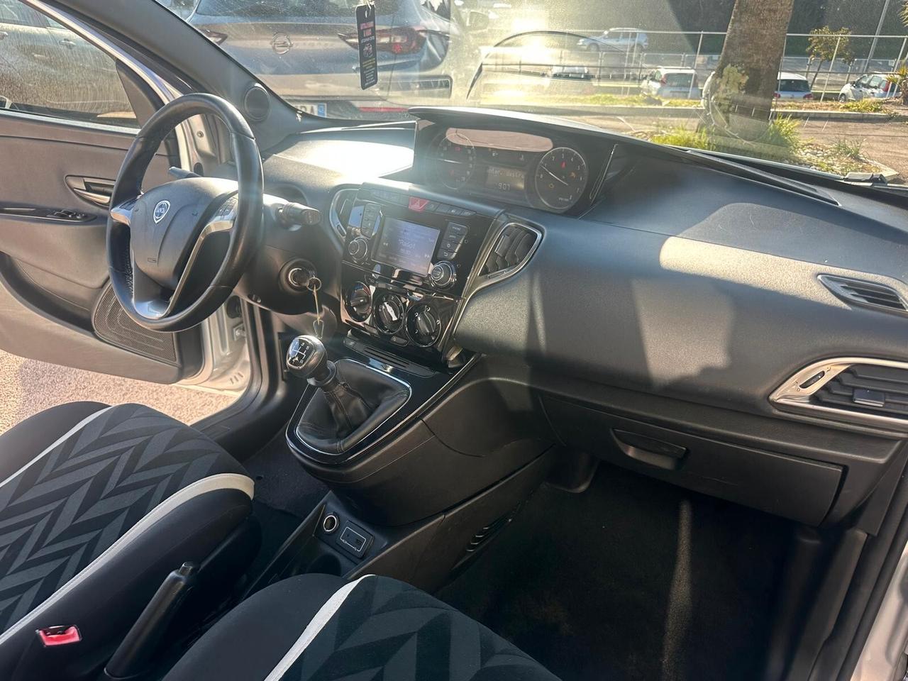 Lancia Ypsilon 1.2 GPL 69 CV 5 porte Platinum NEOPATENTATI