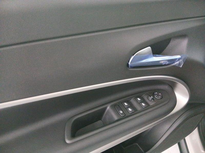 Jeep Avenger 1.2 turbo e-hybrid mhev Overland 4xe 145cv edct6
