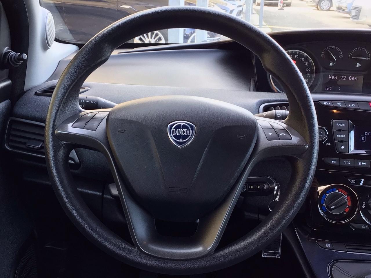 Lancia Ypsilon 1.0 70Cv FireFly 5 porte Hybrid Silver