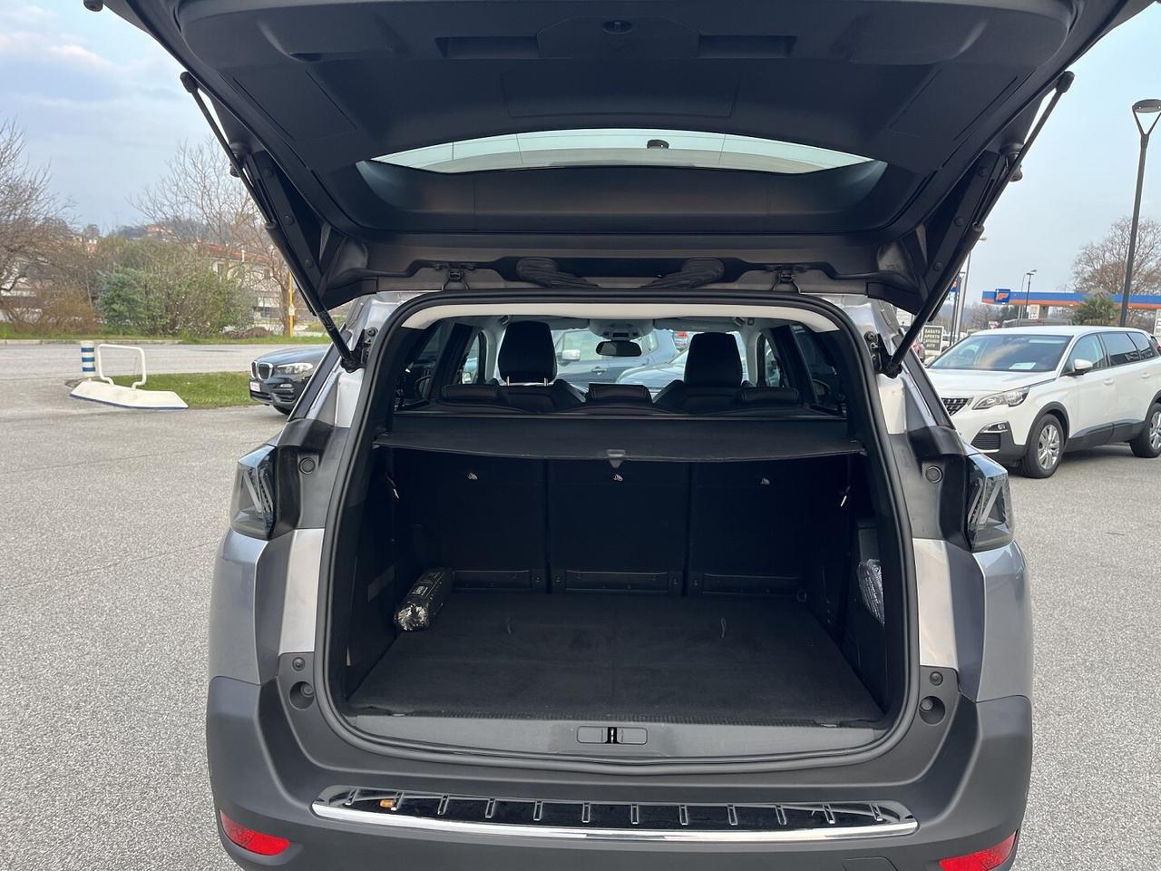 PEUGEOT 5008 1500 HDI 130 CV AUTOM. 7 POSTI