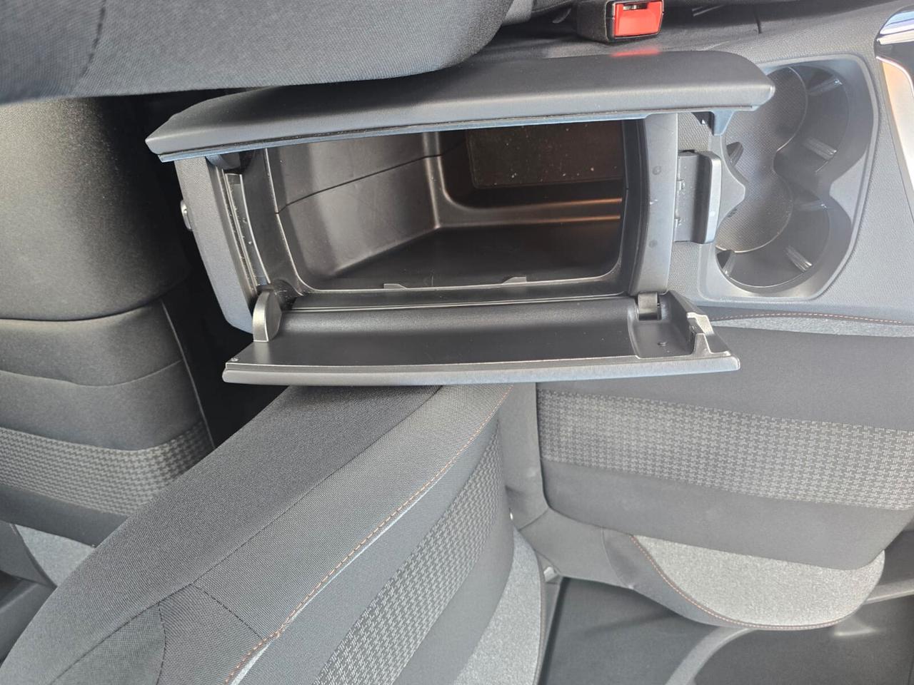 Peugeot 3008 BlueHDi 130 S&S Business