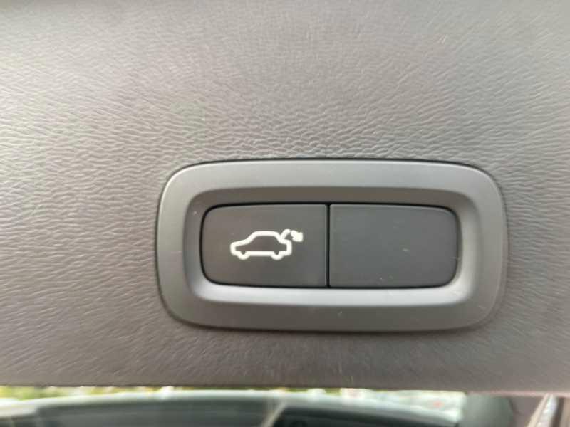 VOLVO XC40 2.0 d3 MoMenT. AuTo