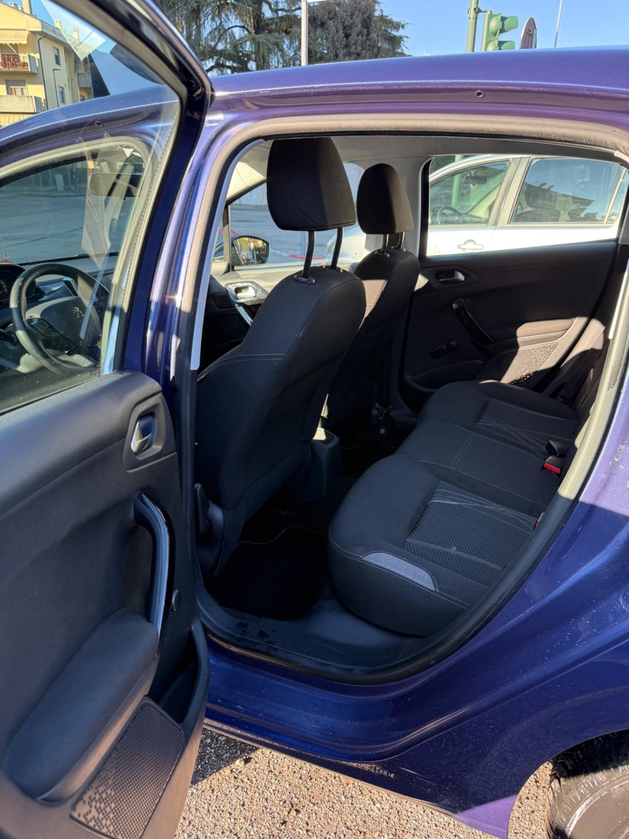 Peugeot 208 1.4 HDi 68 CV 5 porte Access