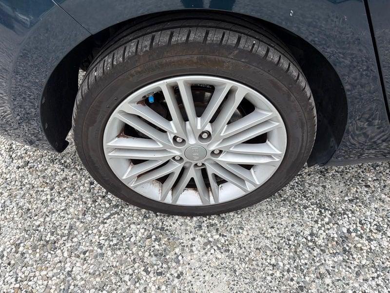 Kia Carens 1.7 CRDi 115 CV Class 7 posti