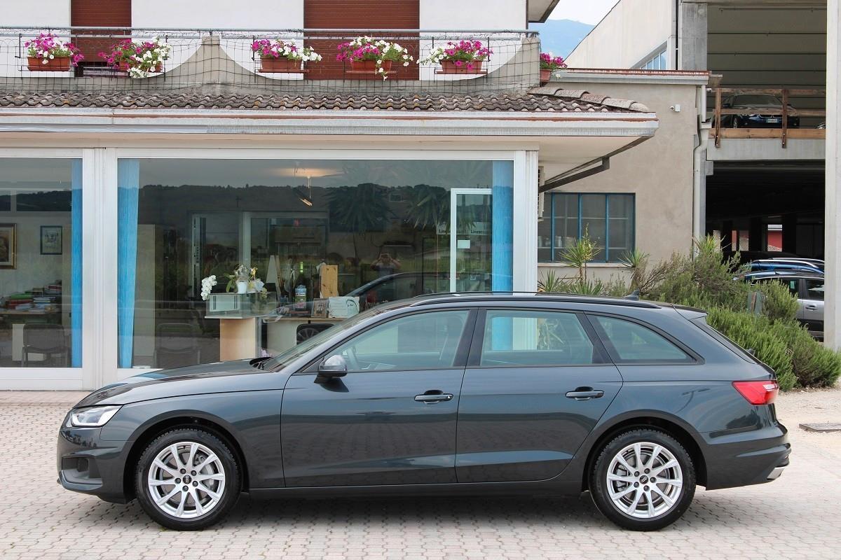 Audi A4 40 2000 TDI mhev 204CV Business Avant S tronic