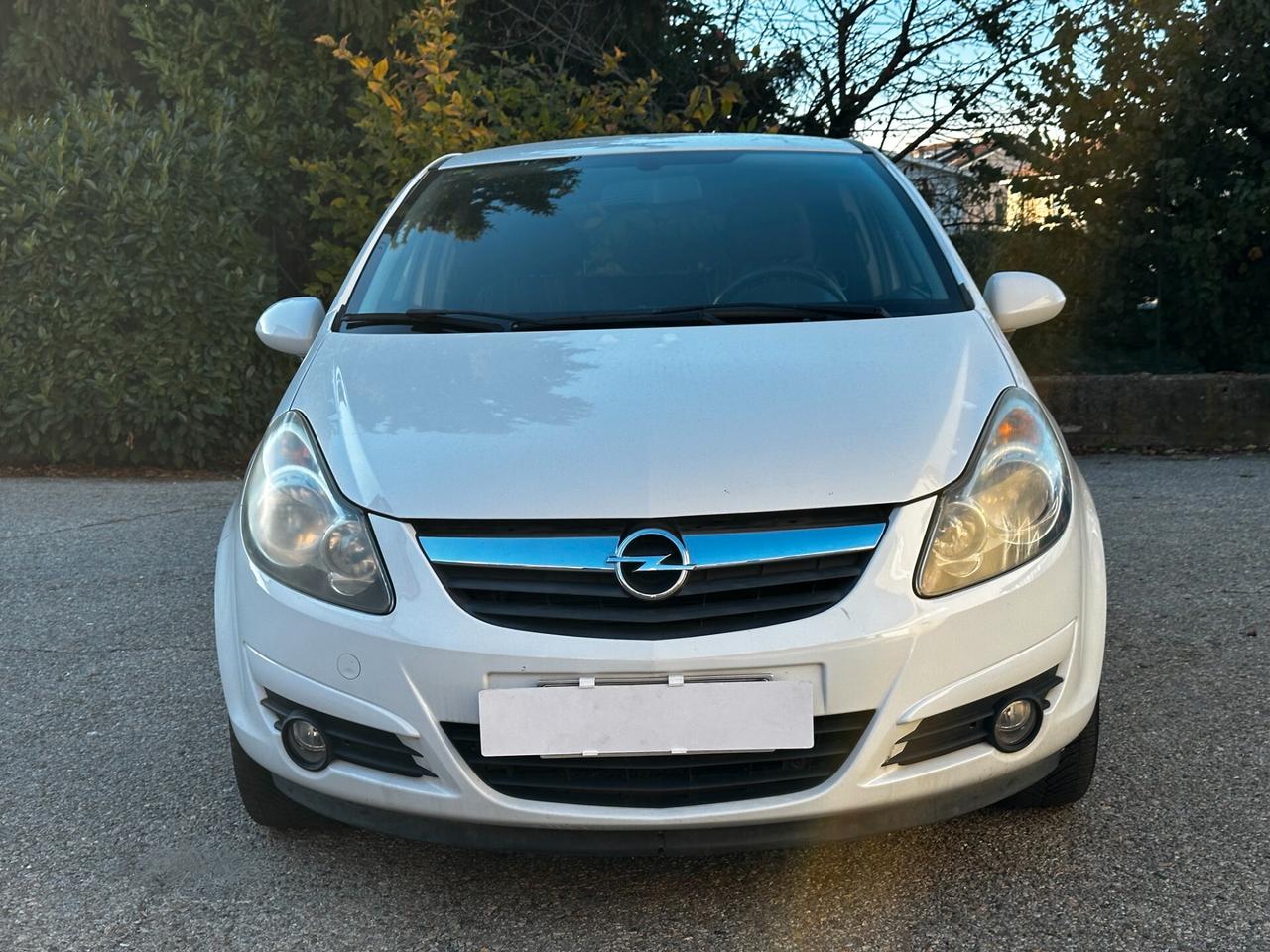 Opel Corsa 1.2 3 porte Club "NEOPATENTATI"