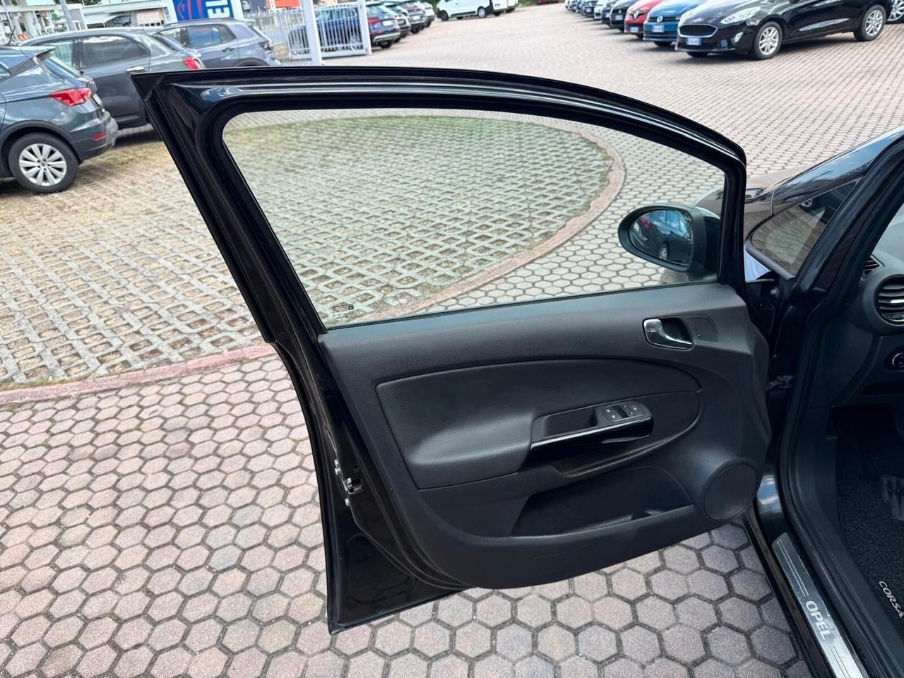 Opel Corsa 1.2 85CV 5 porte GPL-OK NEOPATENTATI