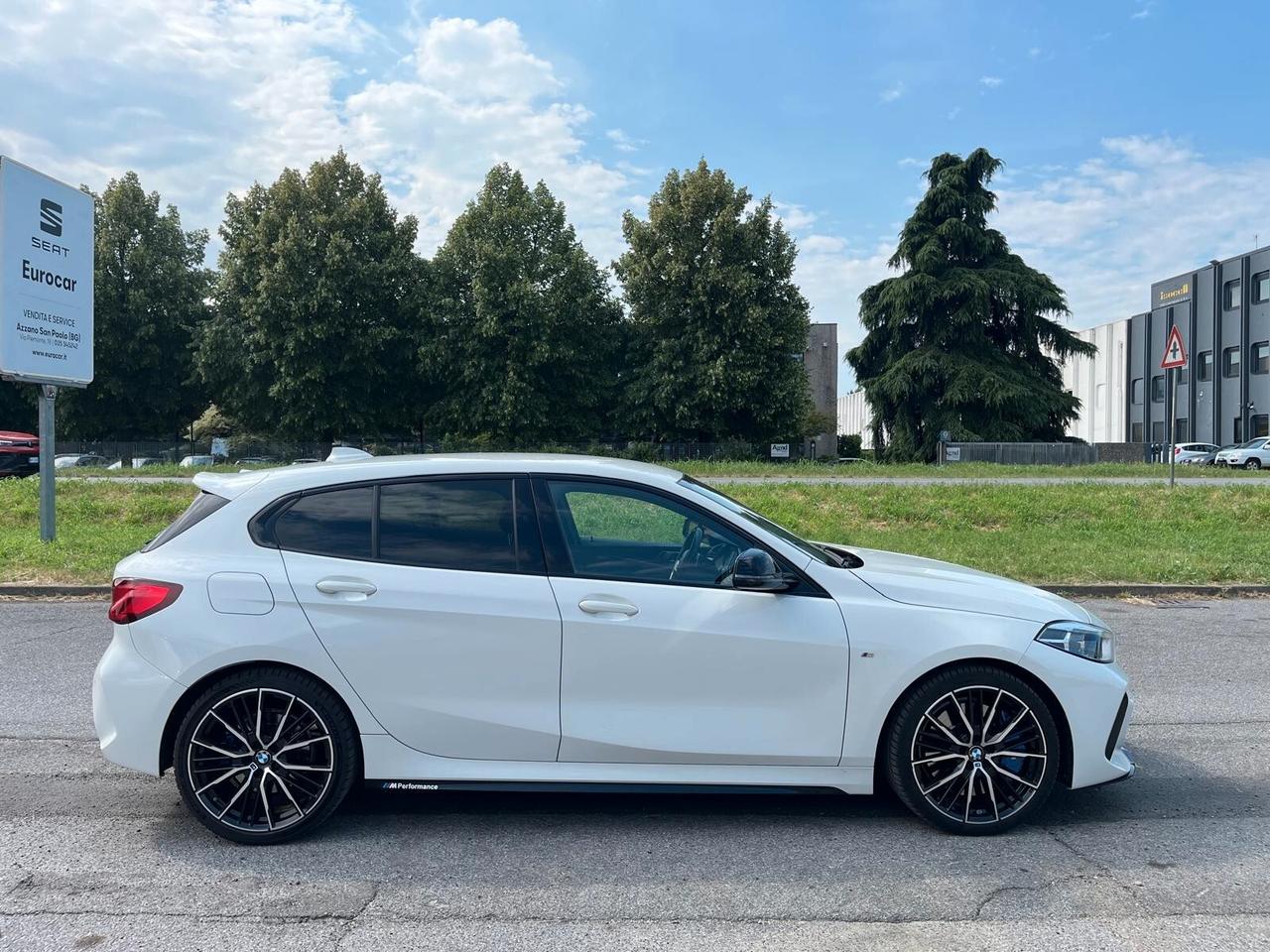 Bmw 118 118d 5p. Msport