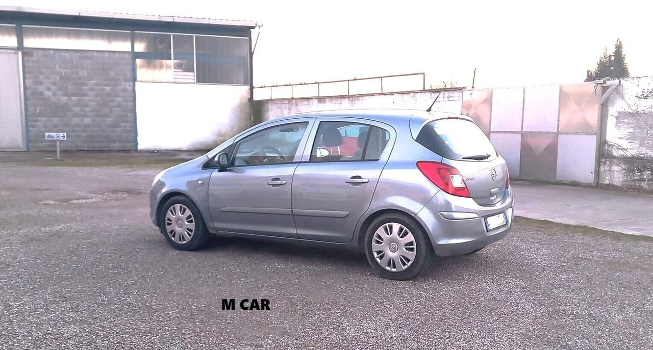 Opel Corsa 1.2 5 porte Cosmo