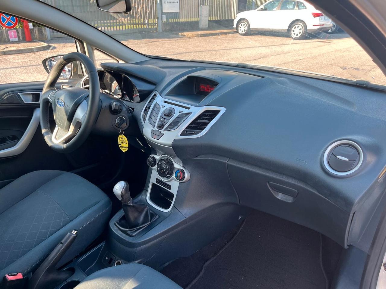 Ford Fiesta Ikon 1.4 TDCi 70CV 5 porte