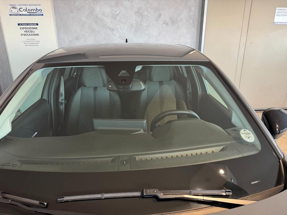 Peugeot 208 1.2 puretech Allure 100cv Led App conn 16" Neopat