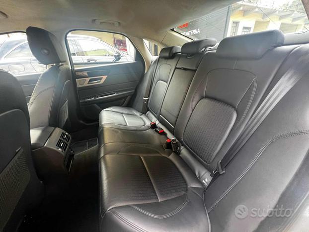 JAGUAR XF 2.0 D 180 CV aut. Portfolio