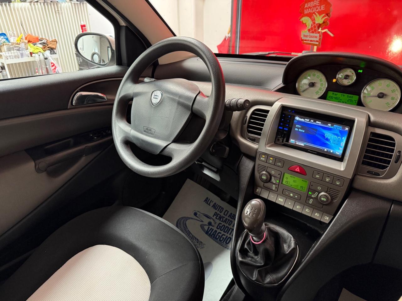 LANCIA Y YPSILON 1.2 16V NEOPATENTATI TETTO APRIBILE