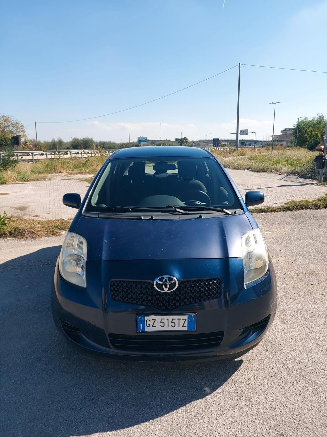 Toyota Yaris 1.0 5 porte Sol