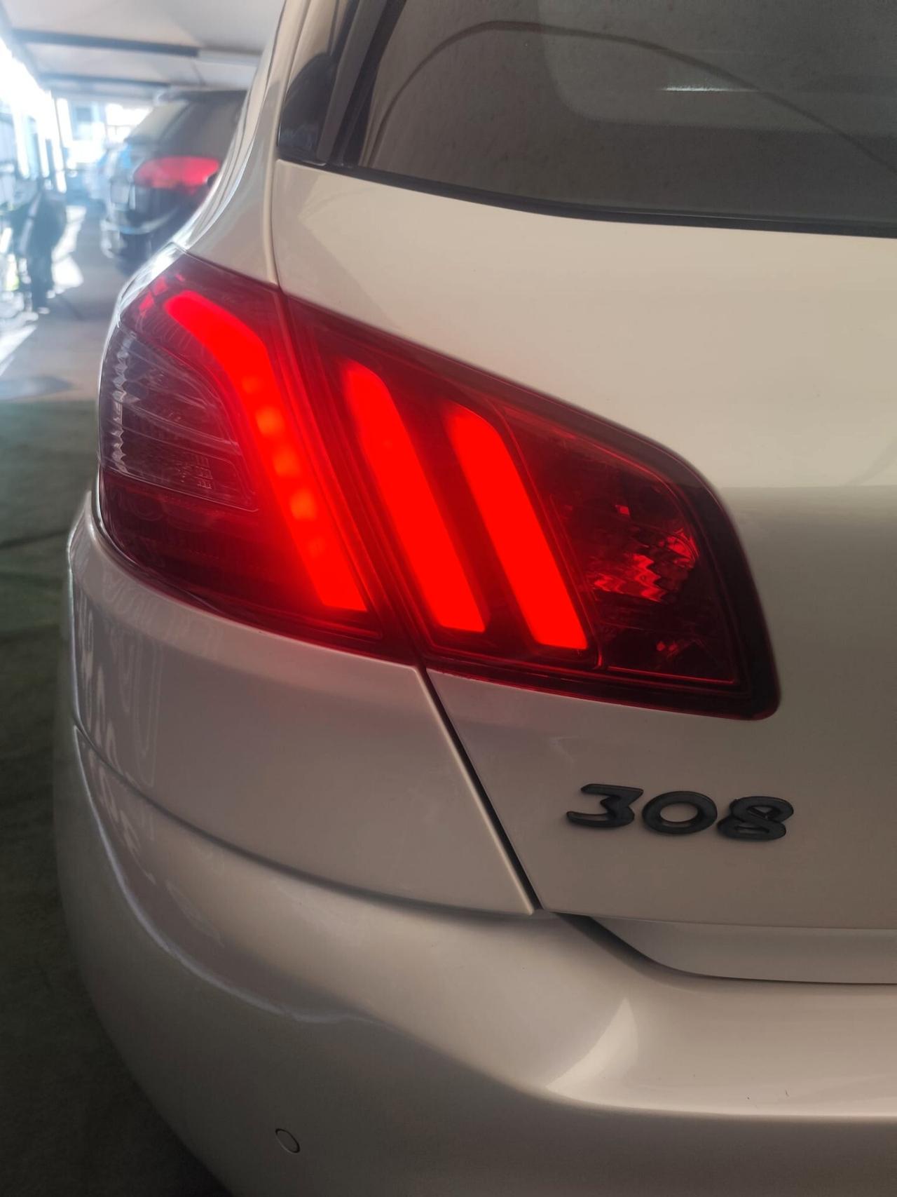 Peugeot 308 BlueHDi 120 S&S Business