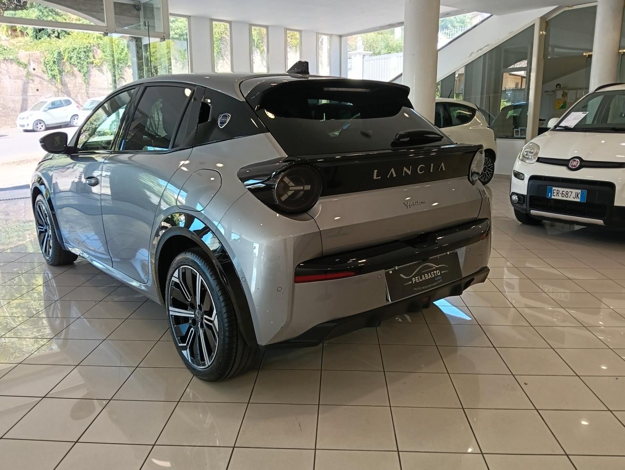 Lancia Ypsilon Hybrid e-DCT LX