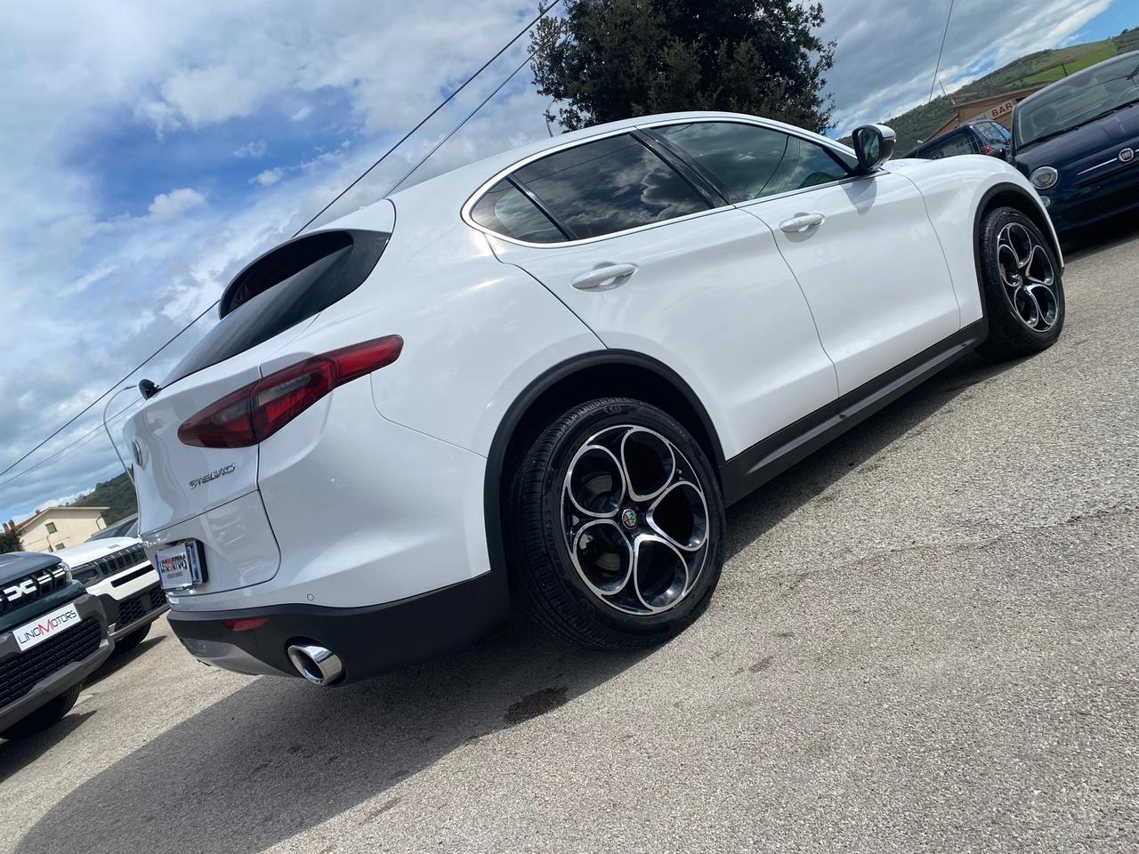 Alfa Romeo Stelvio 2.2 Turbodiesel 180 CV AT8 RWD Super