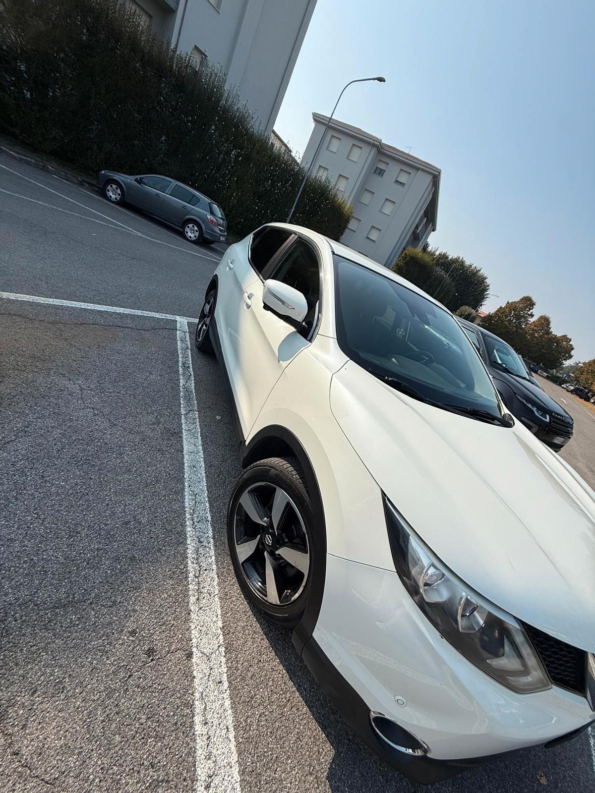 Nissan Qashqai 1.6 dCi DPF 360