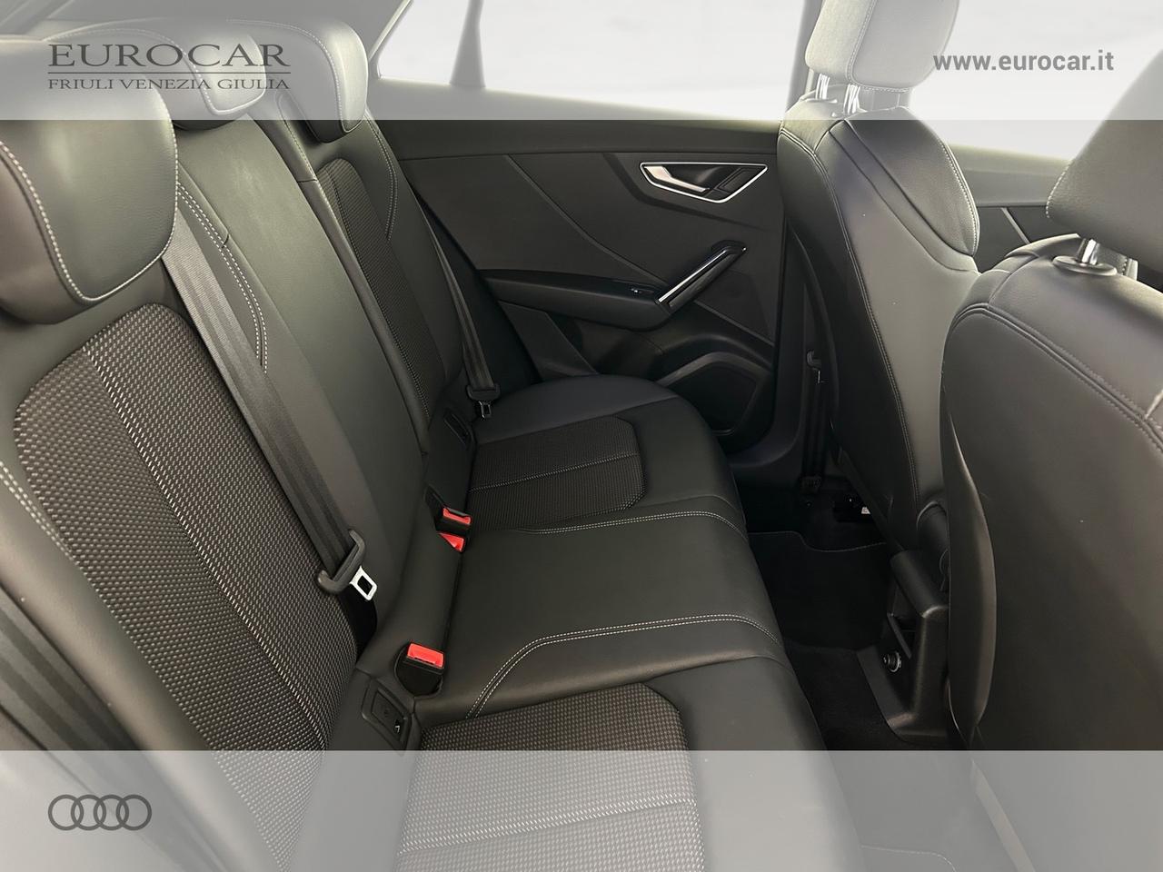Audi Q2 35 1.5 tfsi identity black s-tronic