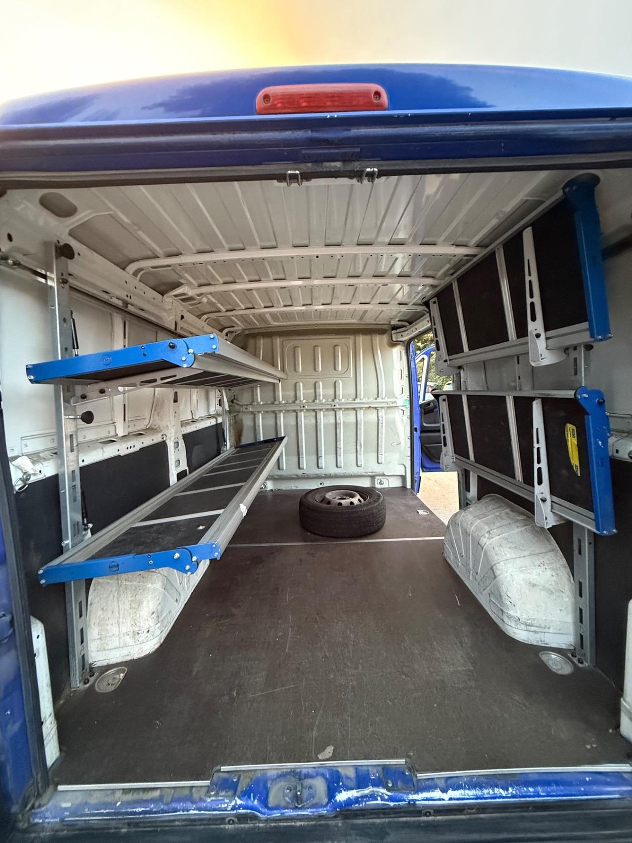 Peugeot Boxer 330 2.2 BlueHDi 120 S&S PC-TN Furgone