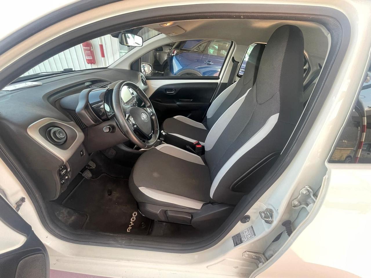 Toyota Aygo cerchi in lega automatica