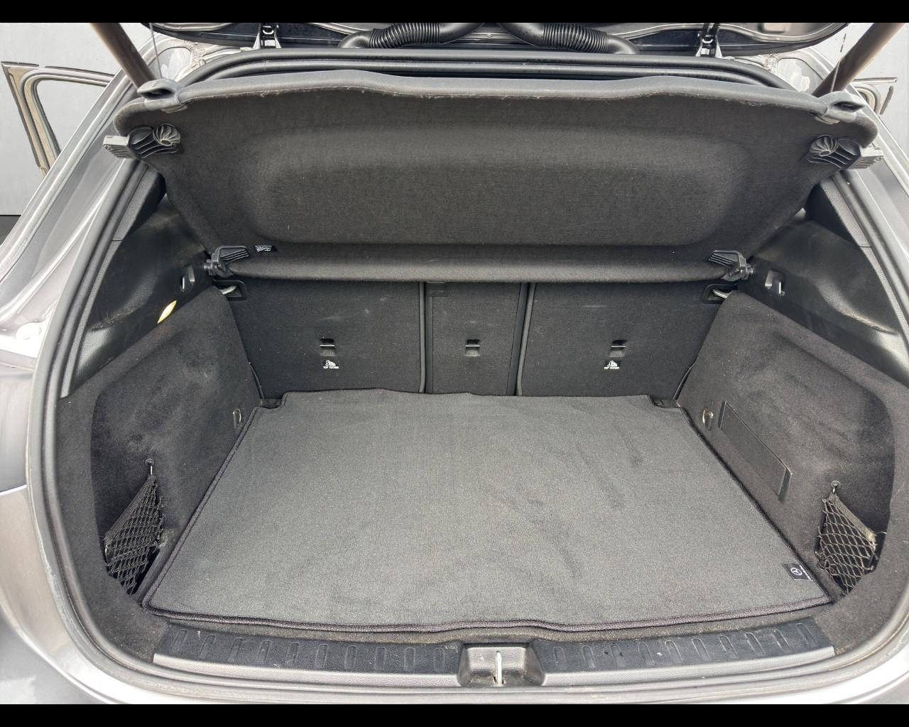 Mercedes-Benz GLA (H247) - GLA 180 d Automatic Premium