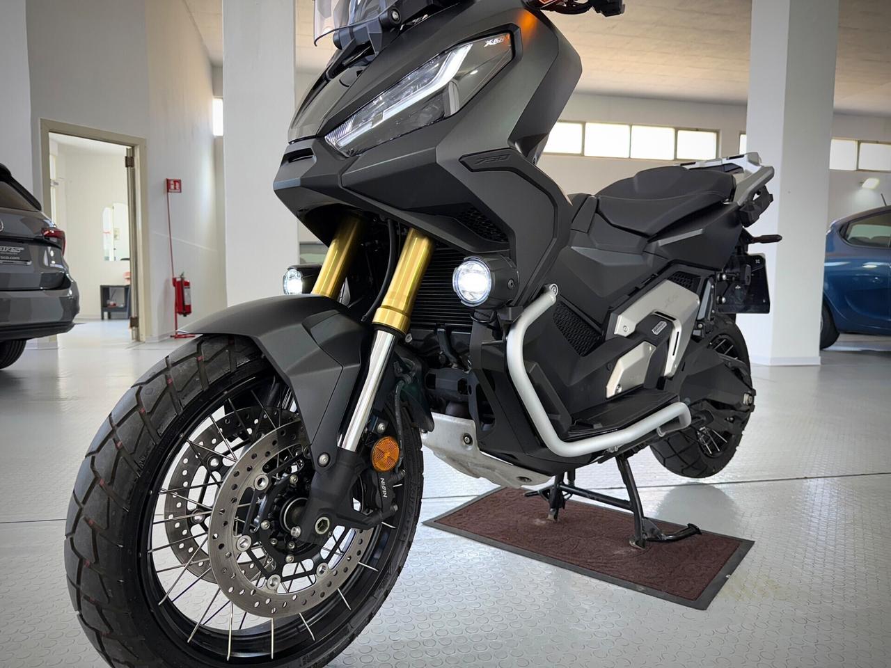 Honda X-ADV 750 travel