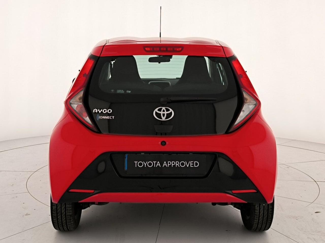 Toyota Aygo 5p 1.0 x-play 72cv