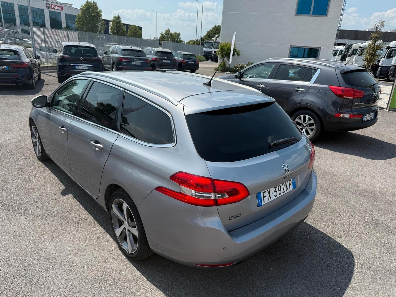 Peugeot 308 BlueHDi 120 S&S EAT6 SW Allure