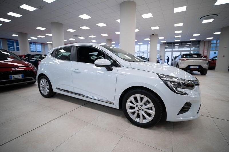 Renault Clio 1.6 E-Tech hybrid Intens 140cv auto my21