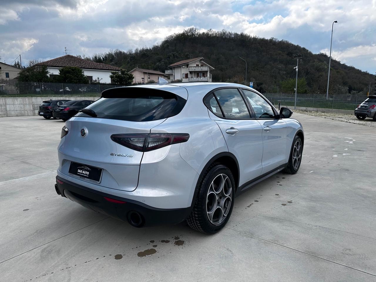 Alfa Romeo Stelvio 2.2 Turbodiesel 160 CV AT8 RWD Sprint