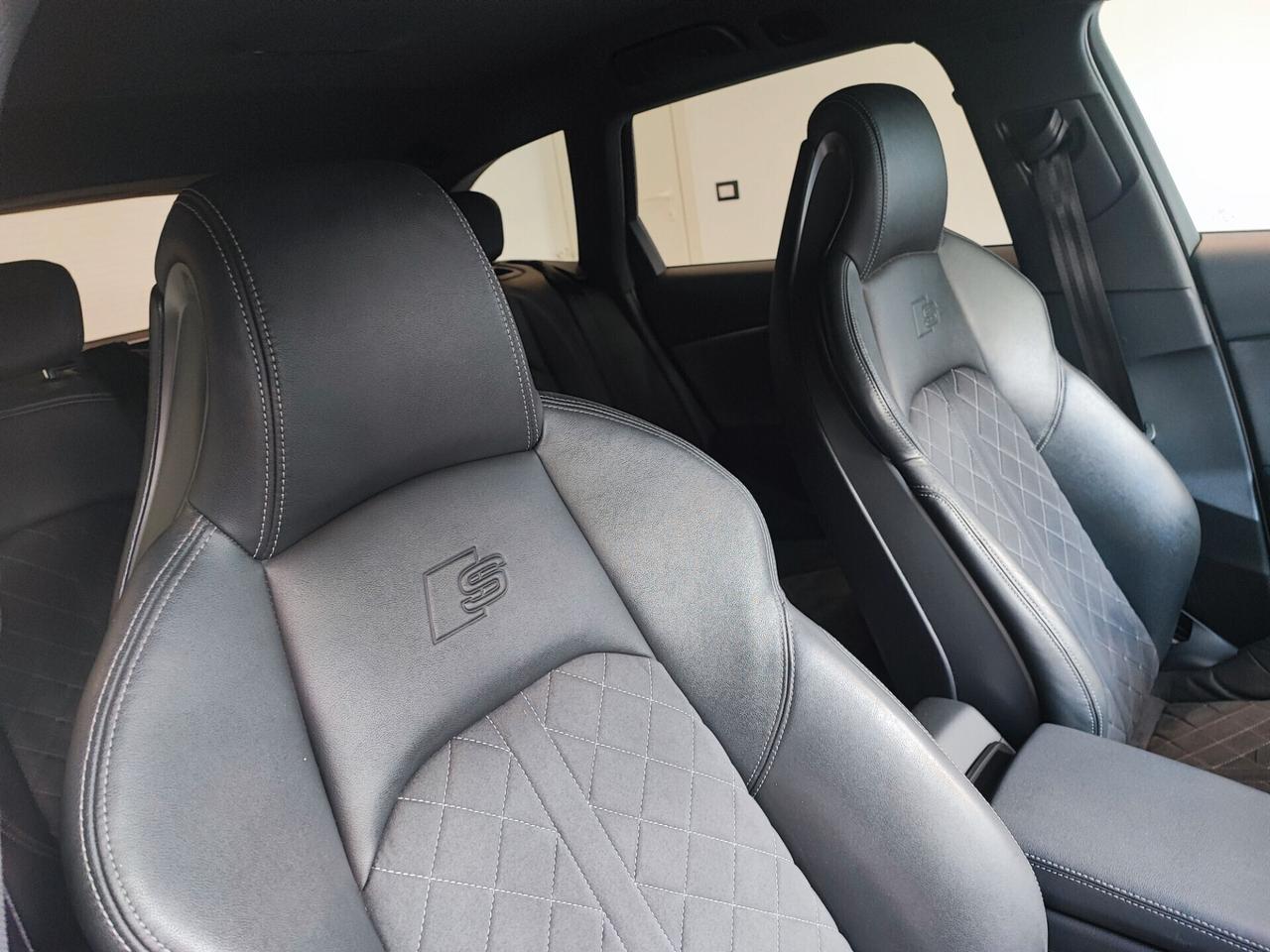 Audi A4 35 TDI S tronic line edition