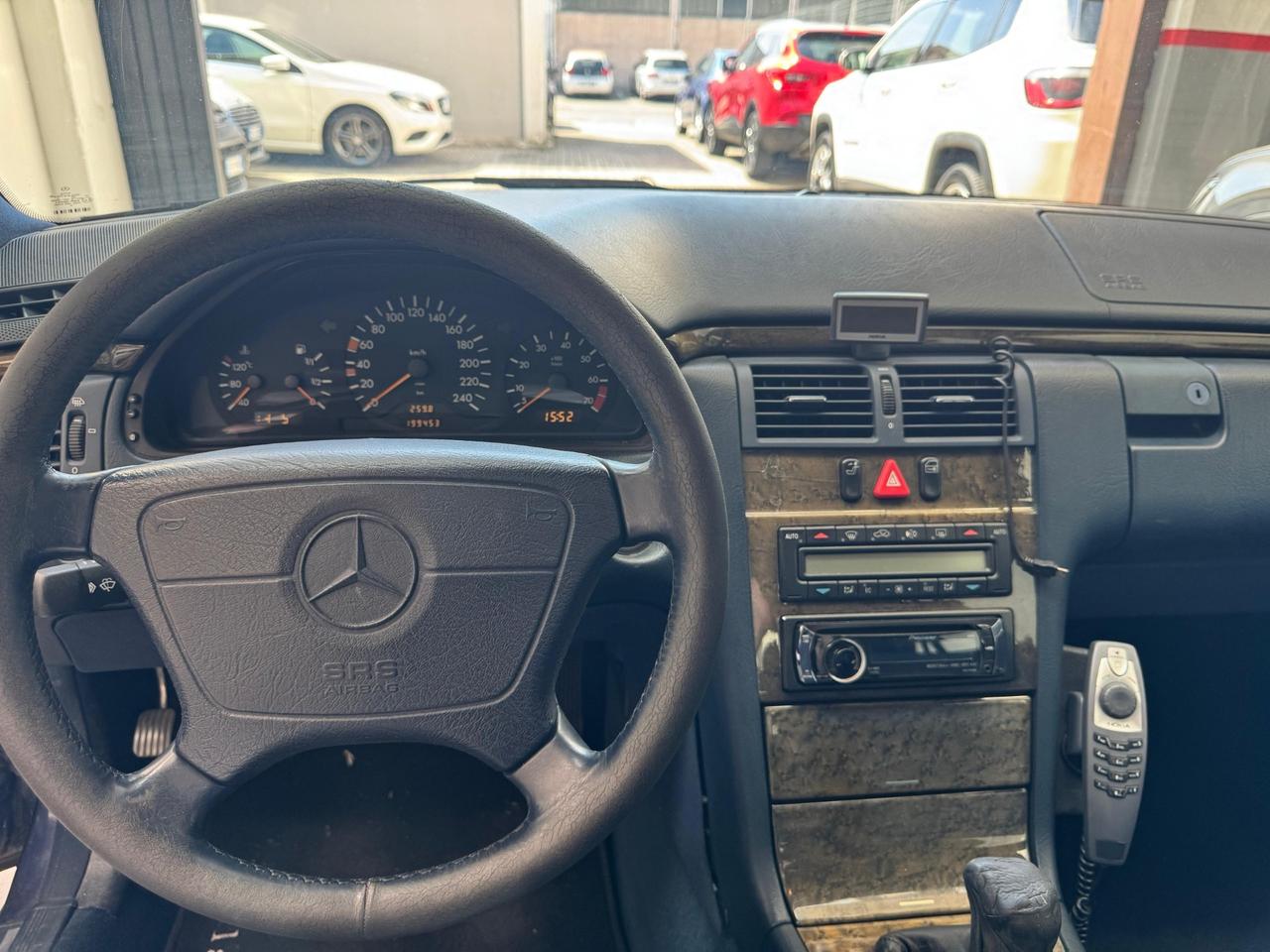 Mercedes-benz E 200 E 200 cat Classic