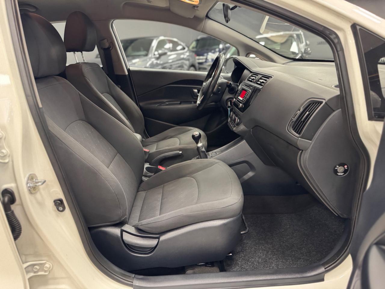 Kia Rio 1.2 CVVT 5p. Cool