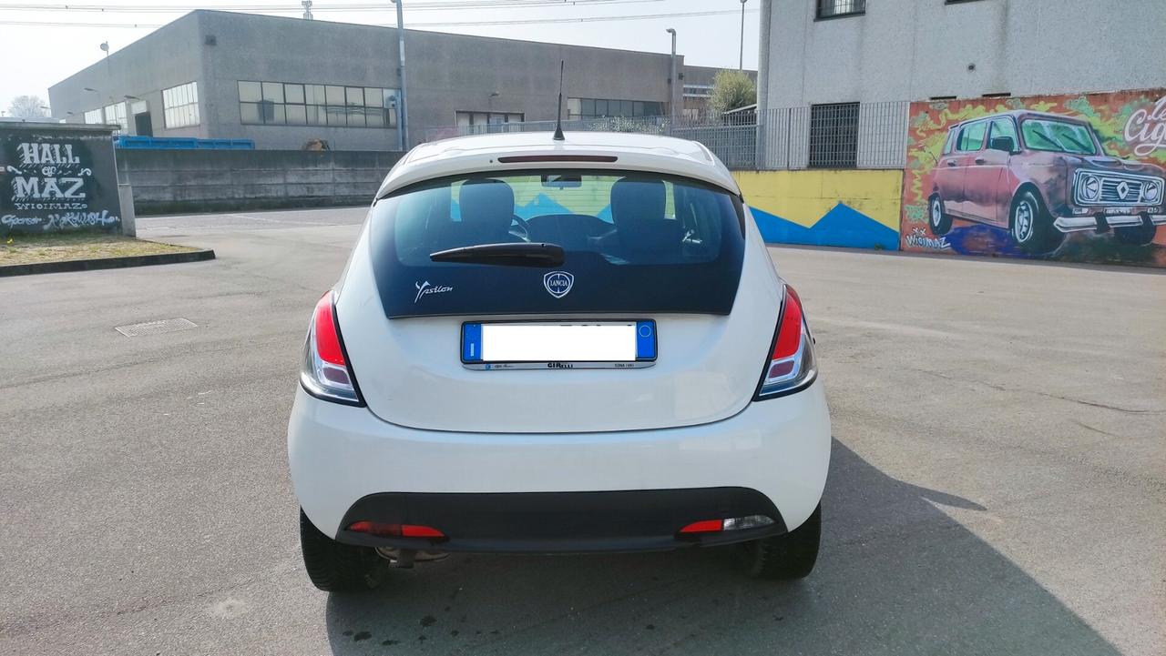 Lancia Ypsilon 1.3 MJT 95CV 5 porte NEOPATENTATI - 2015