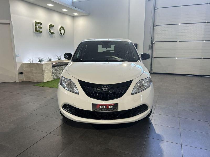 Lancia Ypsilon 1.0 FireFly 70cv Hybrid Silver