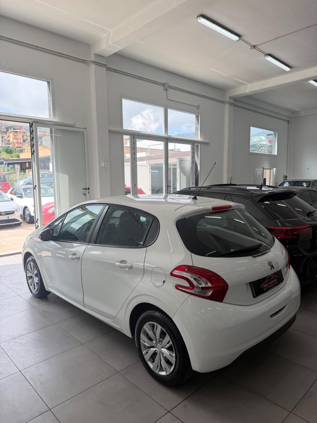 Peugeot 208 1.2 BENZ 5 porte FINANZIABILE