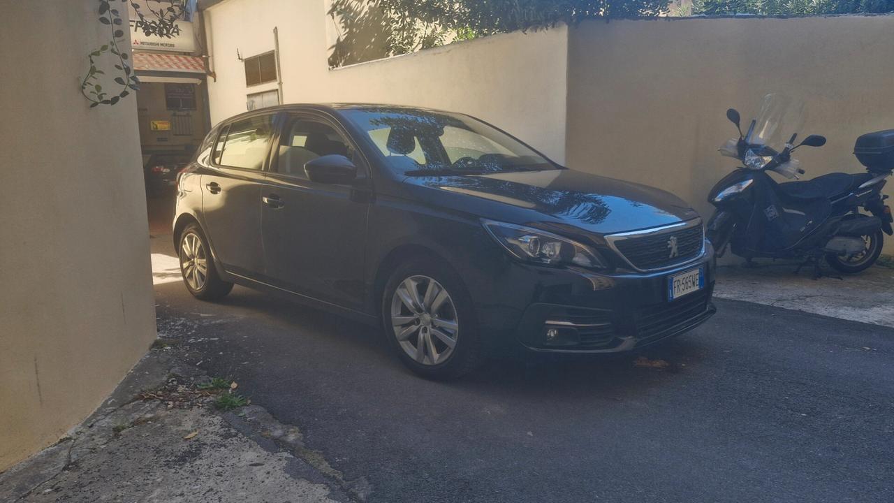 Peugeot 308 BlueHDi 130 S&S Allure