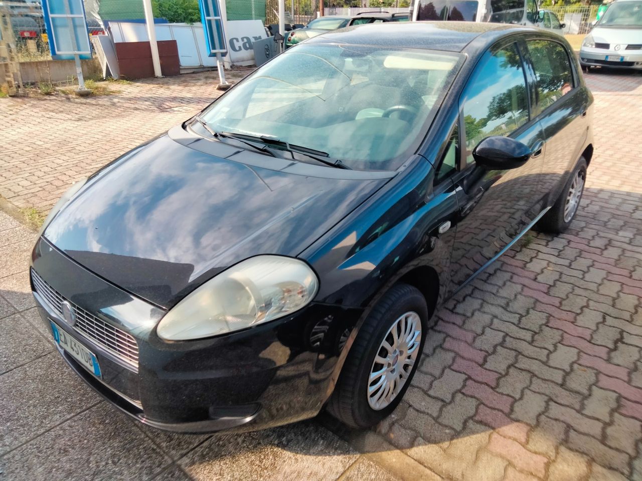 Fiat Grande Punto 1.4 5 porte Actual Natural Power, Veicolo usato a 4700  Euro